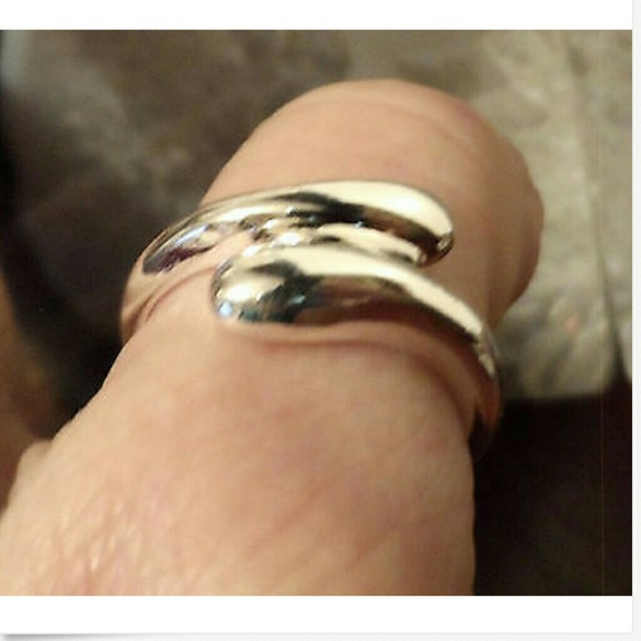Nwt INFINITY ring 8-9-10 Silver Plated adjustable - Picture 2 of 5